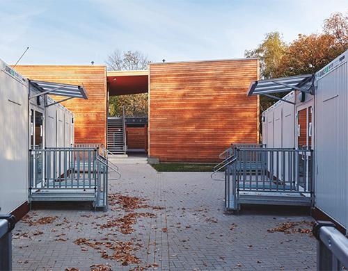 Schody, rampy, platformy